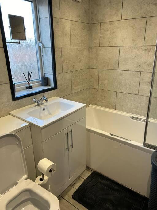 Fresh, Fully Equipped Modern House Can Sleep 5 Kiveton Park Екстериор снимка