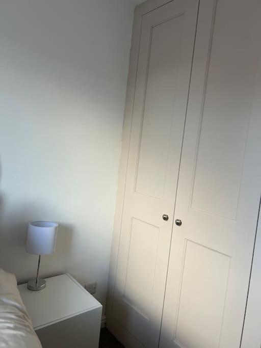Fresh, Fully Equipped Modern House Can Sleep 5 Kiveton Park Екстериор снимка