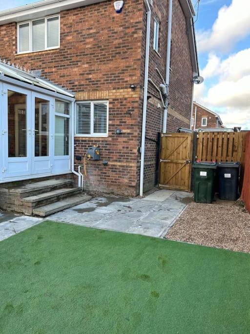 Fresh, Fully Equipped Modern House Can Sleep 5 Kiveton Park Екстериор снимка
